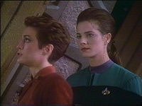 Kira möchte, dass der Cardassianer bestraft wird.