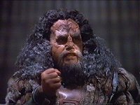 Kang schwört, den Albino zu töten.