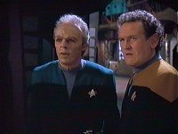 Bashir altert schnell und sucht mit O'Brien die OPS.