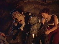 Kira befreit Dukat von seinem Leiden.