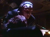 Kira lernt den Killer persönlich kennen