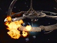 Die Schildgeneratoren von DS9 werden zerstört.