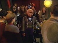 Quark veranstaltet eine Gedenkfeier zu Ehren Morns.