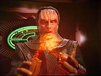 Dukat befreit einen Pah-Geist.