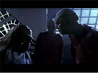 Die Suliban verhören Klaang.