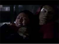 Die Suliban entführen Hoshi Sato und Jonathan Archer.