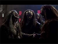 Die Klingonen erhalten die Nachricht.
