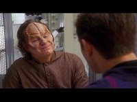 Der Doktor hat Neuigkeiten für Trip.