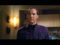 Daniels holt Archer in die Vergangenheit.