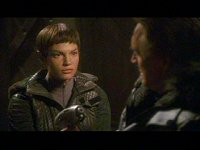 T'Pol unterhält sich allein mit Menos.