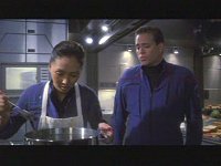 Hoshi kocht fieberhaft an ihrem Gericht.