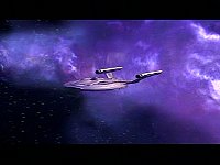 Eine Wellenfront nähert sich der Enterprise.