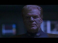 Der außerirdische Captain gibt die NX-01 nicht auf.