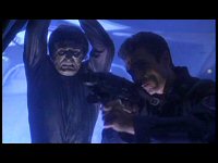 Reed wird von einem Vulkanier angegriffen.