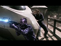 Ein Feuergefecht entbrennt.