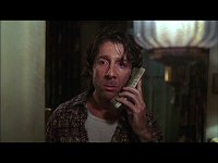 Loomis erhält einen Anruf von einem Xindi-Reptilien.