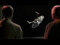 D'Jamat und Yarrick beobachten die Enterprise.