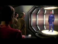 Archer spielt D'Jamat eine Exekution vor.