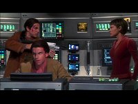 Die Triannon halten T'Pol im Schach.