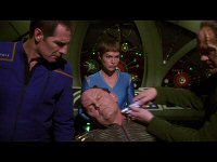 Die Crew verschleiert die Spuren des Vorfalls.