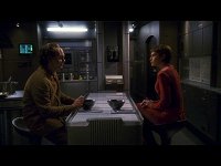 Phlox lädt T'Pol zum Essen ein.