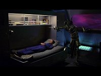 Phlox sieht einen Xindi-Insektoiden an Bord.