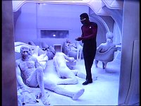 Geordi macht eine schreckliche Entdeckung auf der Tsiolkovsky.