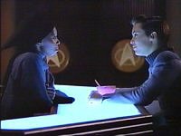 Guinan hat ein offenes Ohr für Wesleys Probleme.