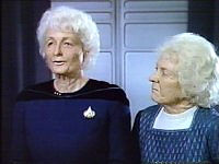 Dr. Pulaski und Dr. Kingsley sind stark gealtert