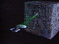 Das Borgschiff ist repariert und hält die Enterprise fest