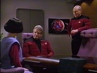 Admiral Haftel will Lal Data wegnehmen.