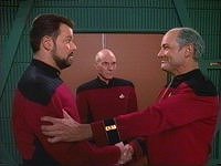 Riker empfängt seinen alten Captain, Admiral Erik Pressman.