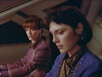 Kalita und Ro stehlen medizinische Vorräte