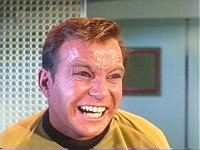 Der böse Kirk tobt vor Wut.