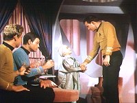 Kirk lernt den echten Balok kennen.