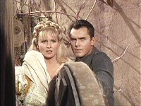 Captain Pike trifft Vina als Burgfräulein in seiner Vision wieder.