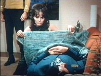 Martha Leighton trauert um ihren ermordeten Mann Thomas.