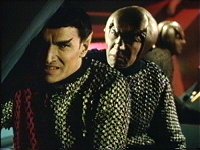 Der romulanische Commander kämpft mit allen Mitteln.