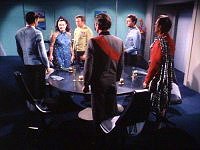 Miranda Jones wird mit einem Essen begrüßt.