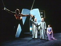 Kirk wird gefoltert.