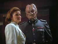 Die Hirogen spielen ein böses Spiel mit der Crew der Voyager.