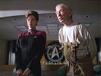 Valerie und Boothby verhören Chakotay