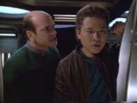 Der Doktor hat einen Vorschlag für den verzweifelten Harry Kim.