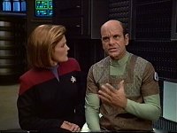 Der Doktor berichtet von seinen Erlebnissen auf dem Planeten