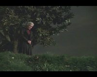 Janeway am Grab von Chakotay.