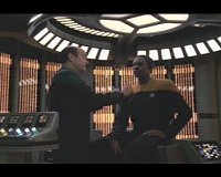 Tuvok zeigt erste Anzeichen einer vulkanischen Krankheit.